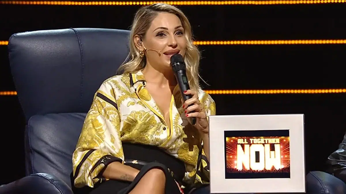 Anna Tatangelo ad All Togheter Now mentre sta parlando, scoppia a piangere e non riesce più ad andare avanti, Michelle Hunziker corre in suo soccorso, il web si scatena