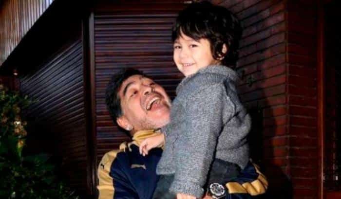 Maradona,  l’ultimo suo straziante messaggio prima di chiudere per sempre gli occhi è una dichiarazione di eterno amore per il figlio Dieguito