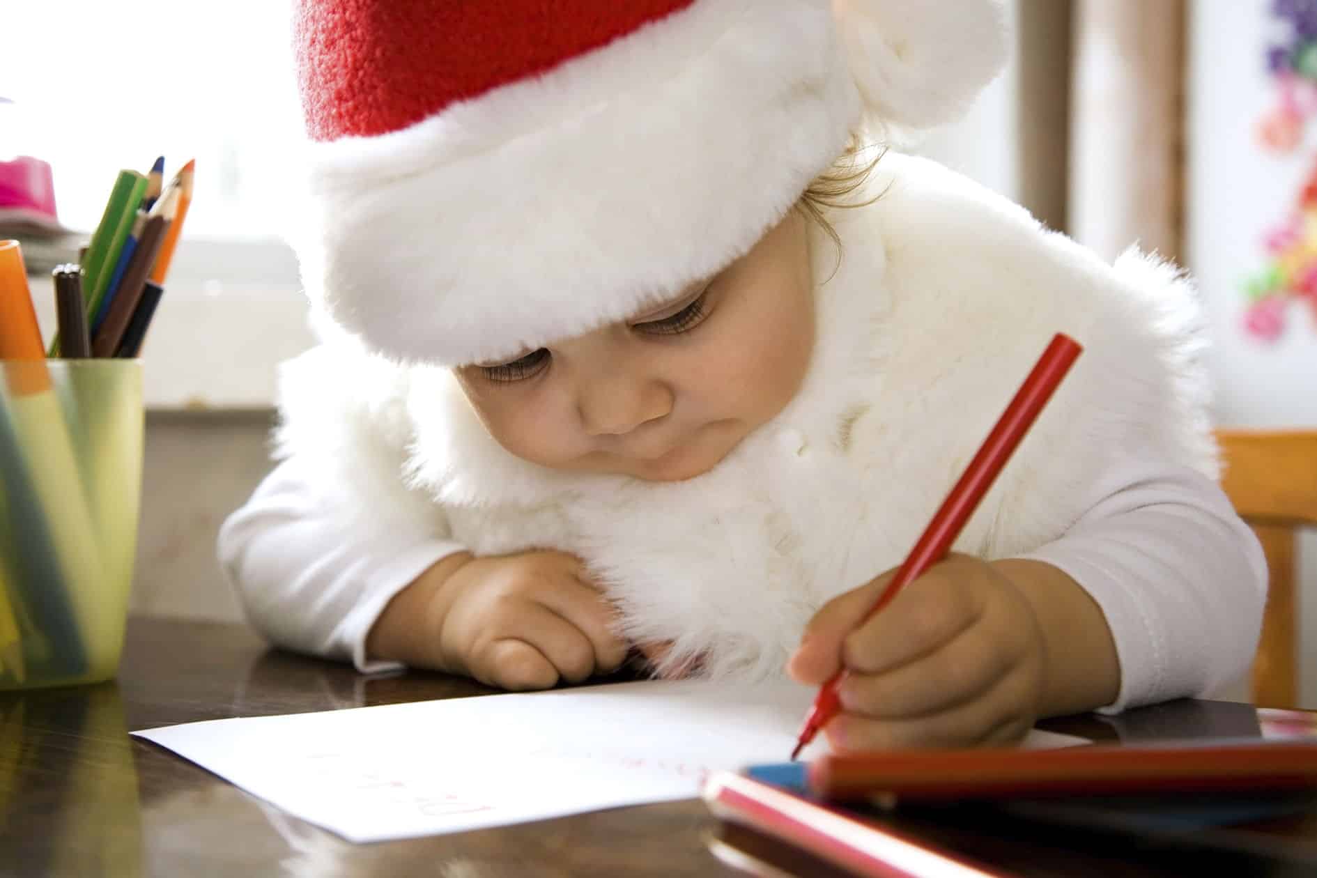 Gravina si commuove per lettera di una bimba, “Babbo Natale regala una medaglia per ogni bimbo guarito dal Covid”