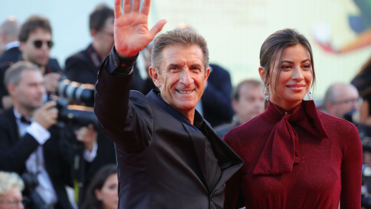 Ezio Greggio, l’ex fidanzata Romina Pierdomenico va in Tv per la prima volta dopo la fine della storia con il conduttore e sceglie Pomeriggio 5