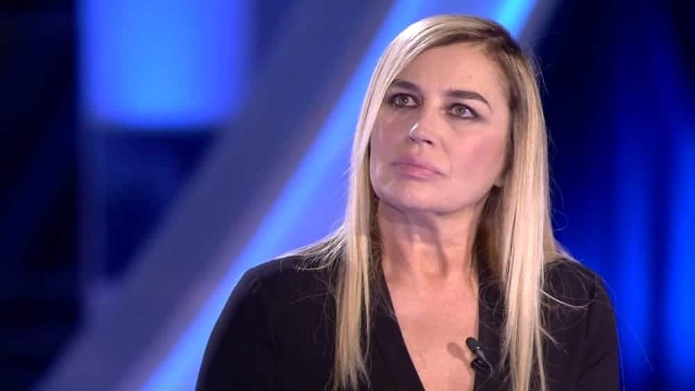 Lory Del Santo, al veleno contro il fidanzato Marco Cucolo “Quando torni …”