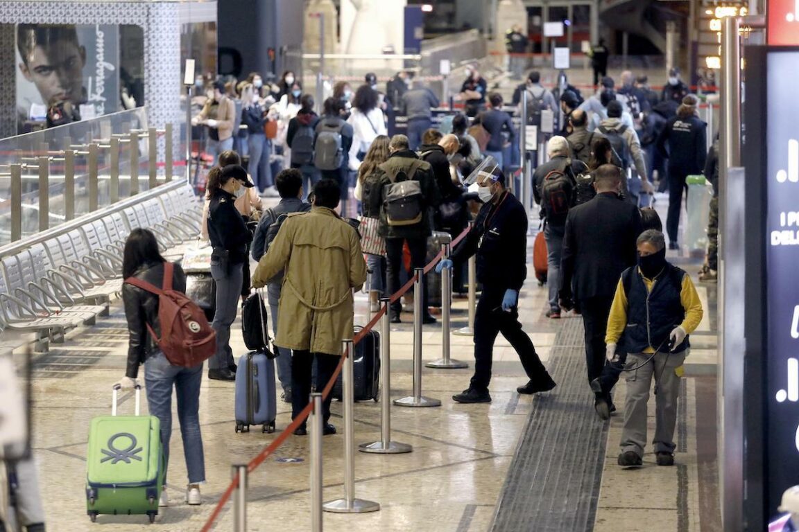 Emergenza Covid-19, iniziato il grande esodo per le festività verso Sud, treni e aerei sold out