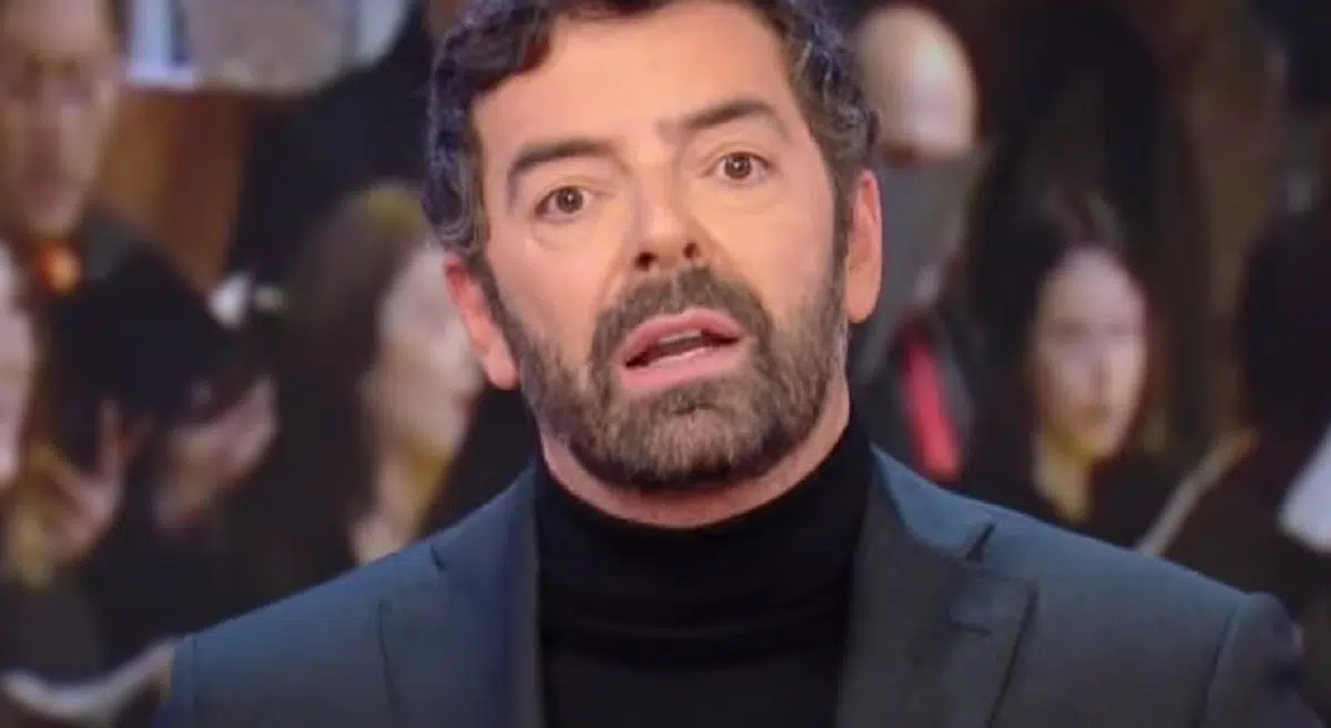 Vita in Diretta, l’inviata ha un atteggiamento incomprensibile e volgare davanti le telecamere, Alberto Matano incredulo, gelo in studio