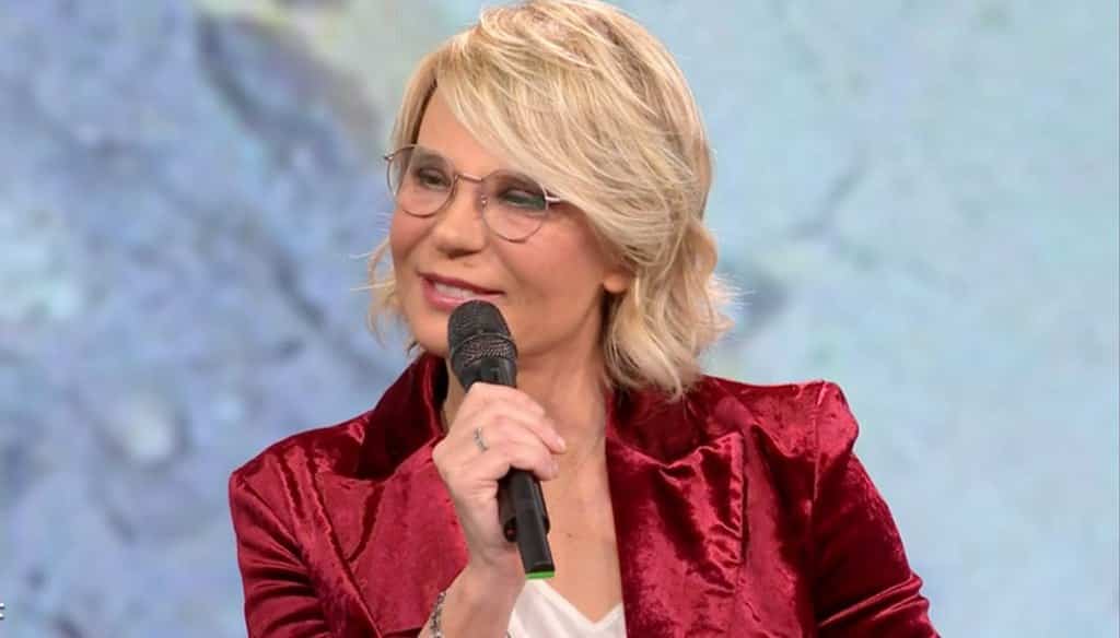 Che tempo che fa, cacciato Fabio Fazio conduce Maria De Filippi, le reazioni entusiaste del web