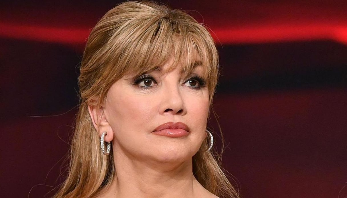 Milly Carlucci decisione incredibile, lascia tutto e se ne va a Londra, i motivi dietro questa decisione