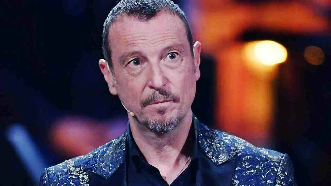 Amadeus rompe il silenzio e scrive: “Addio alla Rai” e poi la precisazione: “Non ho mai chiesto nulla per mia moglie”