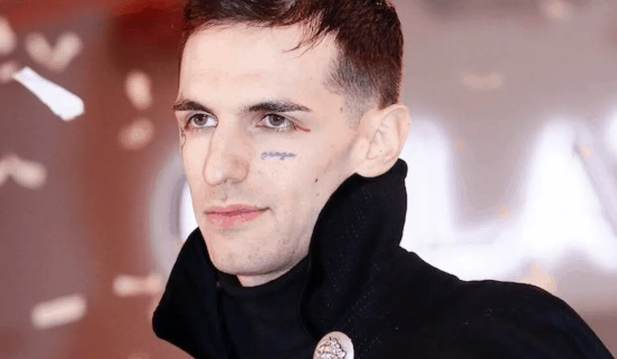 Sanremo 2021, il gesto inaspettato di Achille Lauro fa infuriare la Rai, nessuno …