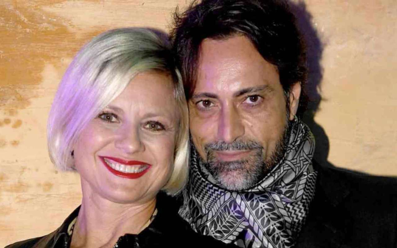 Barbara D’Urso ospita Pietro Delle Piane che dice: «A Temptation Island avevo un copione», la D’Urso cambia subito argomento ma poi …