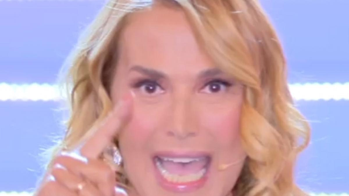 Pomeriggio 5, Barbara D’Urso perde il controllo in diretta tv “Ma quanto sei antipatico”, gelo in studio