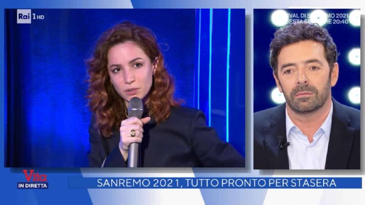 Vita in diretta, Andrea Delogu senza freni con Alberto Matano: “ la tua foto nel camerino perché …”, Matano in grandissimo imbarazzo, cambia subito argomento