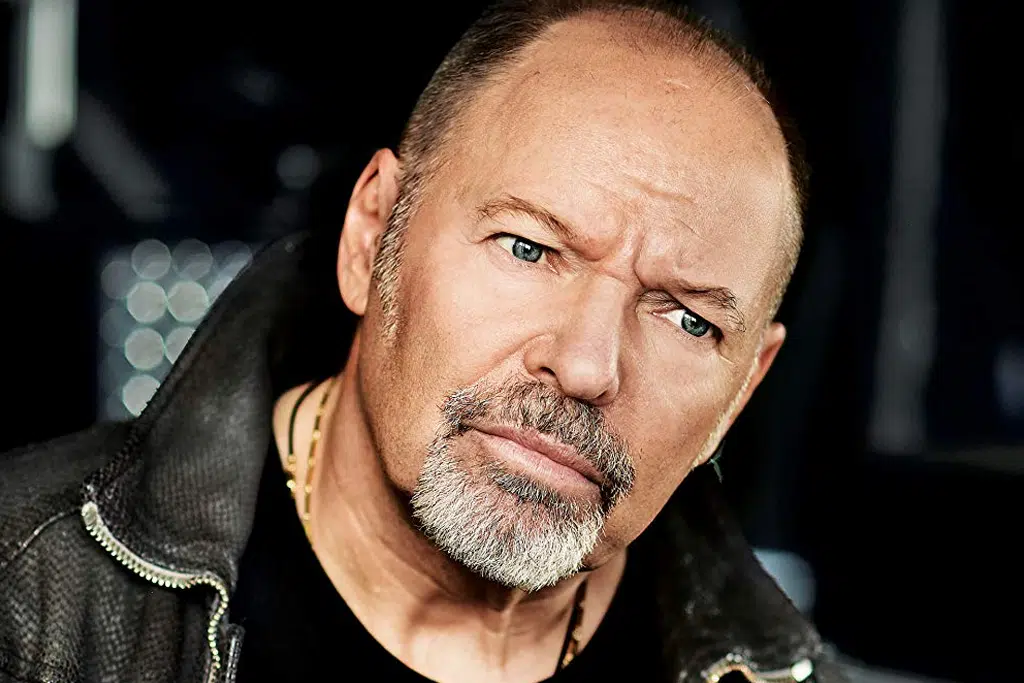 Anche Vasco Rossi difende Tony Effe, il suo post sui social fa scoppiare il caos