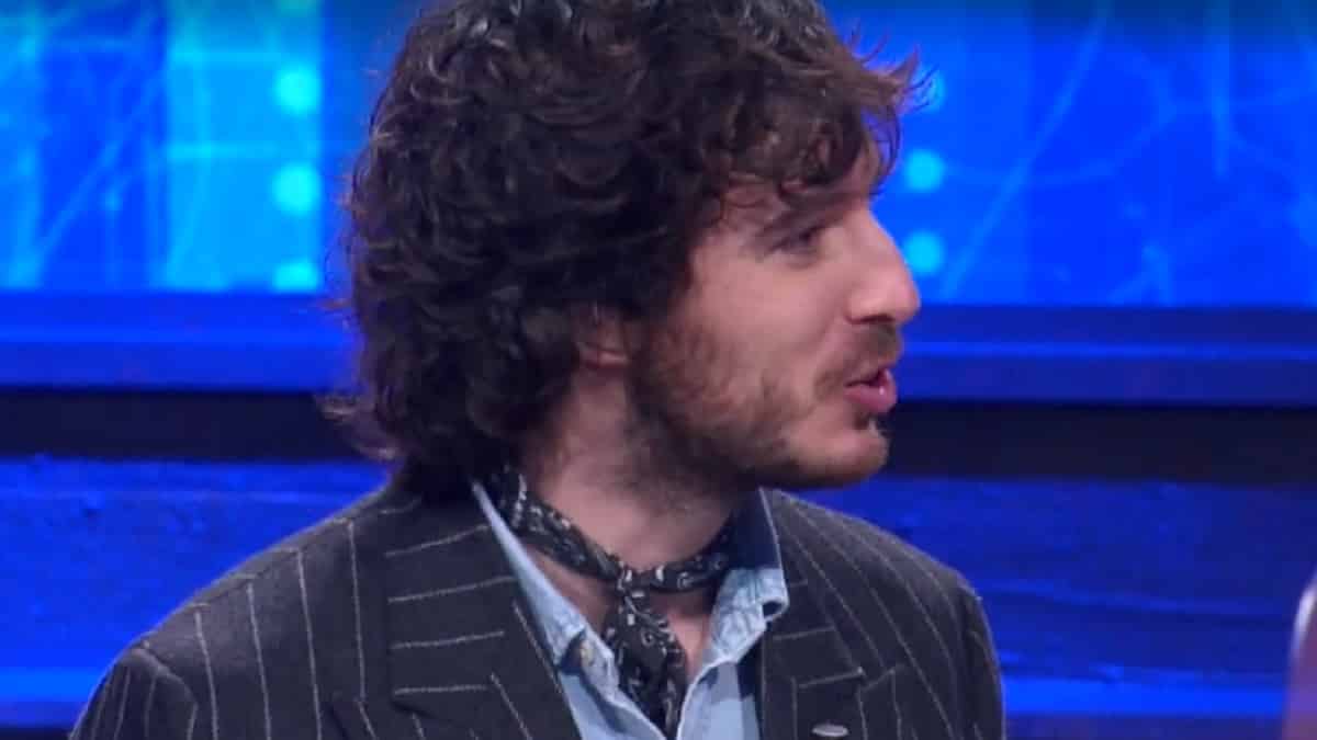 Pierpaolo Spollon diretto con Elena Sofia Ricci: “Se parlo distruggo l’immagine”