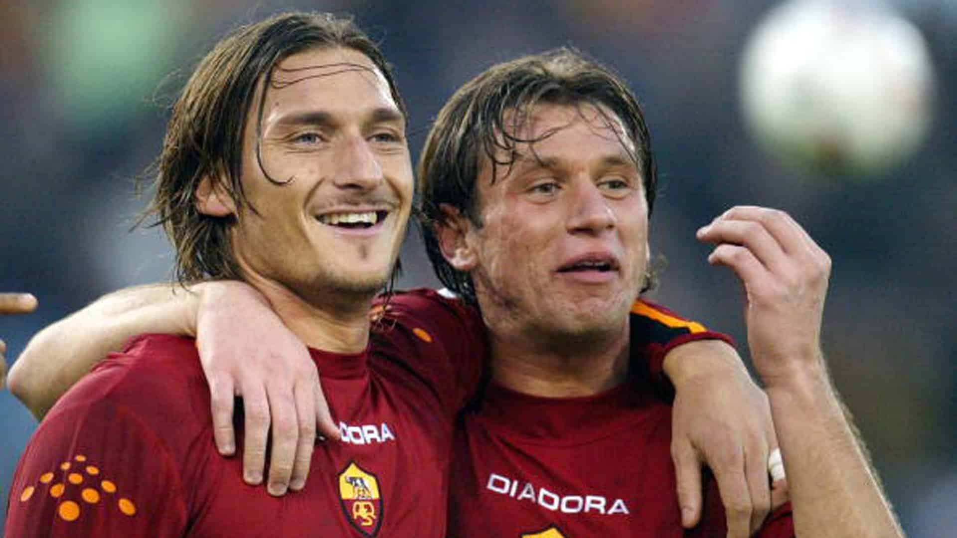 Francesco Totti la serie, Antonio Cassano la critica e Totti risponde con toni duri