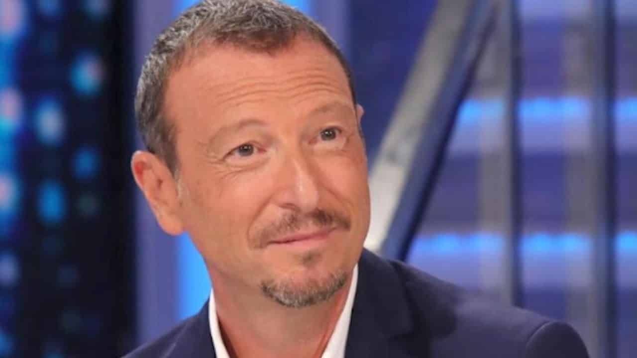 Affari Tuoi, Amadeus resta senza parole per come gioca la concorrente e poi dice: “Ha lasciato lo studio”