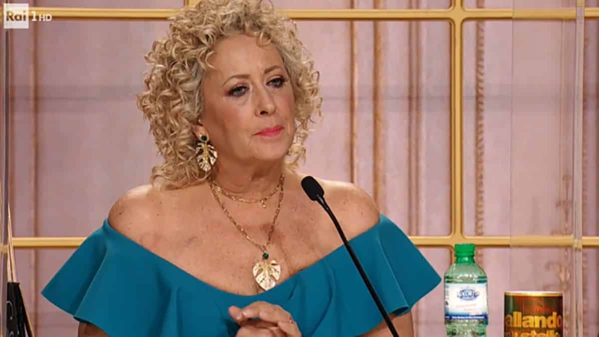 Carolyn Smith senza freni su Milly Carlucci: “E’ stata lei  a …”