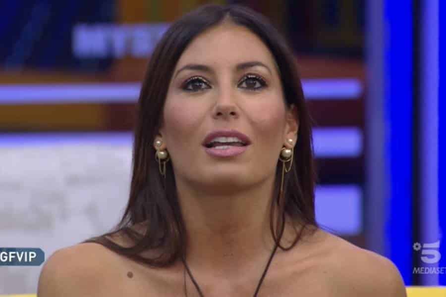 Elisabetta Gregoraci nella bufera, Roberto D’Agostino “non ha pagato nemmeno una fattura” e lei replica al veleno “stai ledendo la mia immagine ed io …”