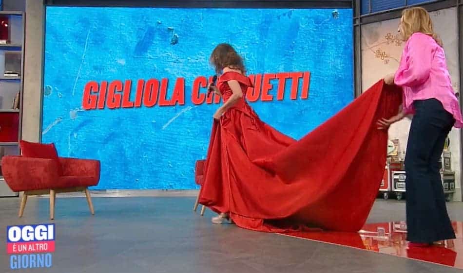 Oggi è un altro giorno, Gigliola Cinquetti ospite, interviene il figlio e fa calare il gelo in studio: “Mia madre? …” Serena Bortone in grande imbarazzo