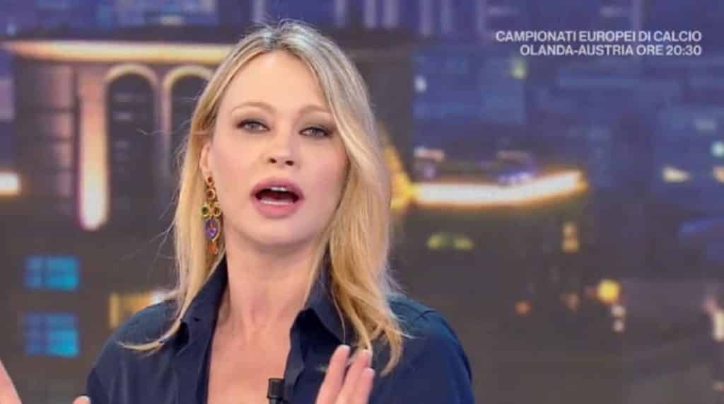 La Vita In Diretta, Anna Falchi battuta al veleno su Luca Barbareschi “Secondo me non ha più soldi”