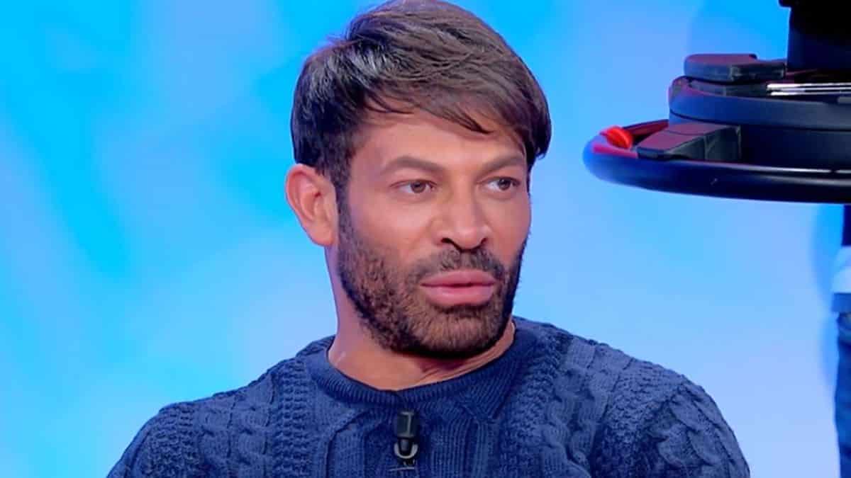 Uomini e Donne, Gianni Sperti una furia in studio: “Non sono un bullo”