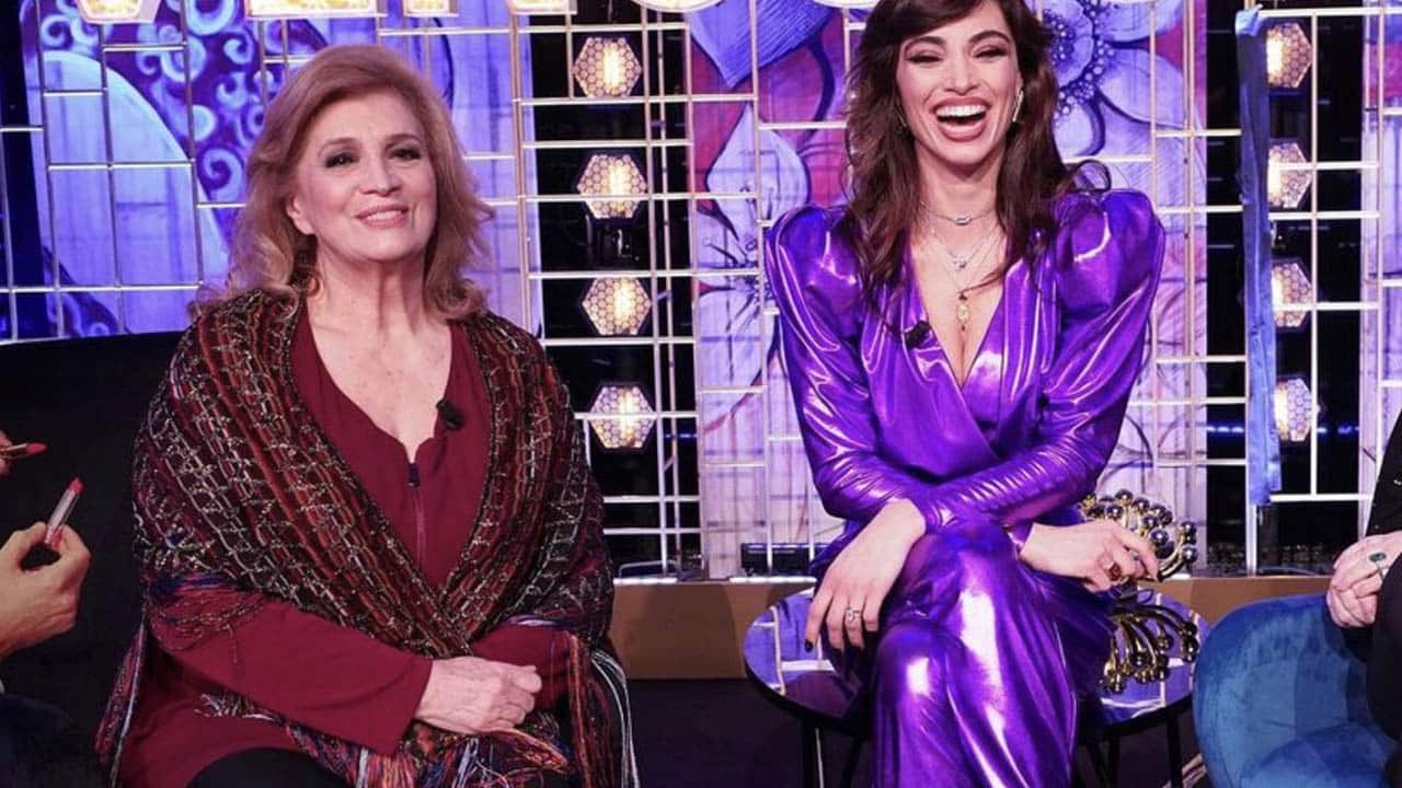 Venus Club, Iva Zanicchi senza freni: “Ho ricevuto un regalo e quando l’ho aperto …”, Lorella Boccia in grande imbarazzo