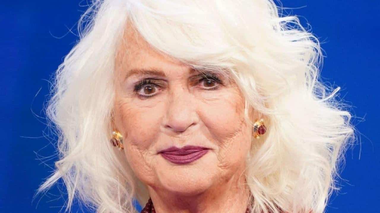 Tale e Quale Show, Loretta Goggi in lacrime, Carlo Conti la fa emozionare e lei piange