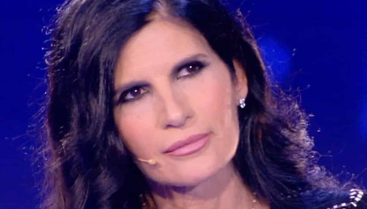 “Tale e Quale Show”, Cristiano Malgioglio critica Pamela Prati e lei gli risponde a tono, nessuno in studio parla più