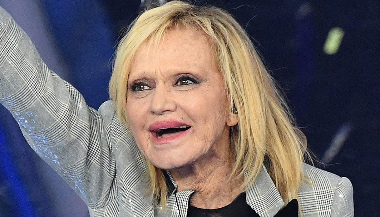 La cantante Rita Pavone, ospite della trasmissione "Un Giorno da Pecora" su Rai Radio1, ha espresso perplessità sul modo di comunicare di Elly Schlein e ha condiviso il suo pensiero sul piano ReArm Europe, dichiarandosi fermamente contraria al riarmo.