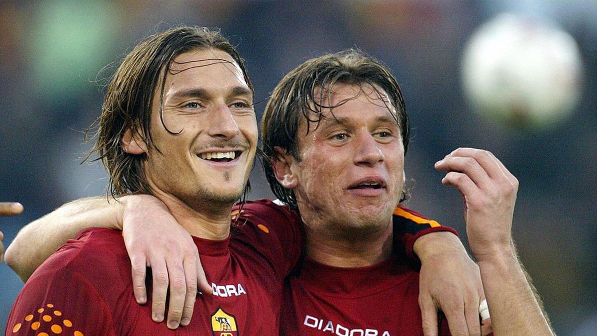 Antonio Cassano lancia una frecciata al veleno contro Totti e il web lo massacra