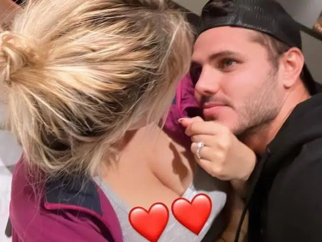 Wanda Nara e Mauro Icardi, lui pubblica un post sui social e …