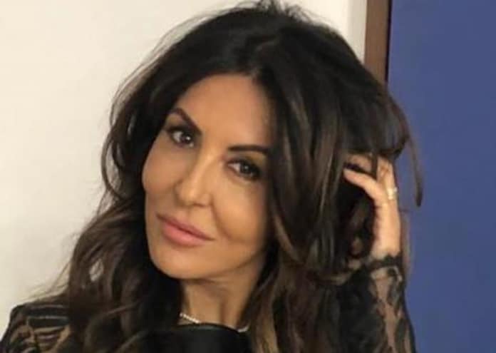 Tu sì que vales, Sabrina Ferilli all’ultima puntata sbotta esasperata: “Mando a monte la diretta”, tensione in studio