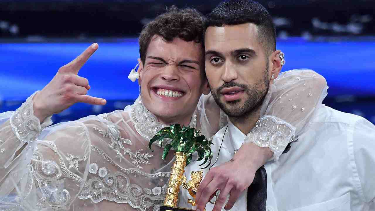 Mahmood e Blanco nella bufera, rifiutano l’invito di Bruno Vespa a Porta a Porta e Dagospia …