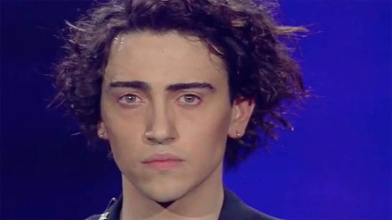 Michele Bravi: “Vorrei un figlio con il mio compagno ma nel mio caso è una cosa molto complicata”