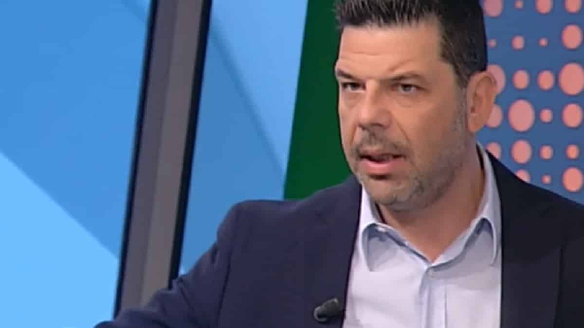 Salvo Sottile nella bufera: “Nonostante il suo comportamento è stato anche premiato”, cosa sta succedendo