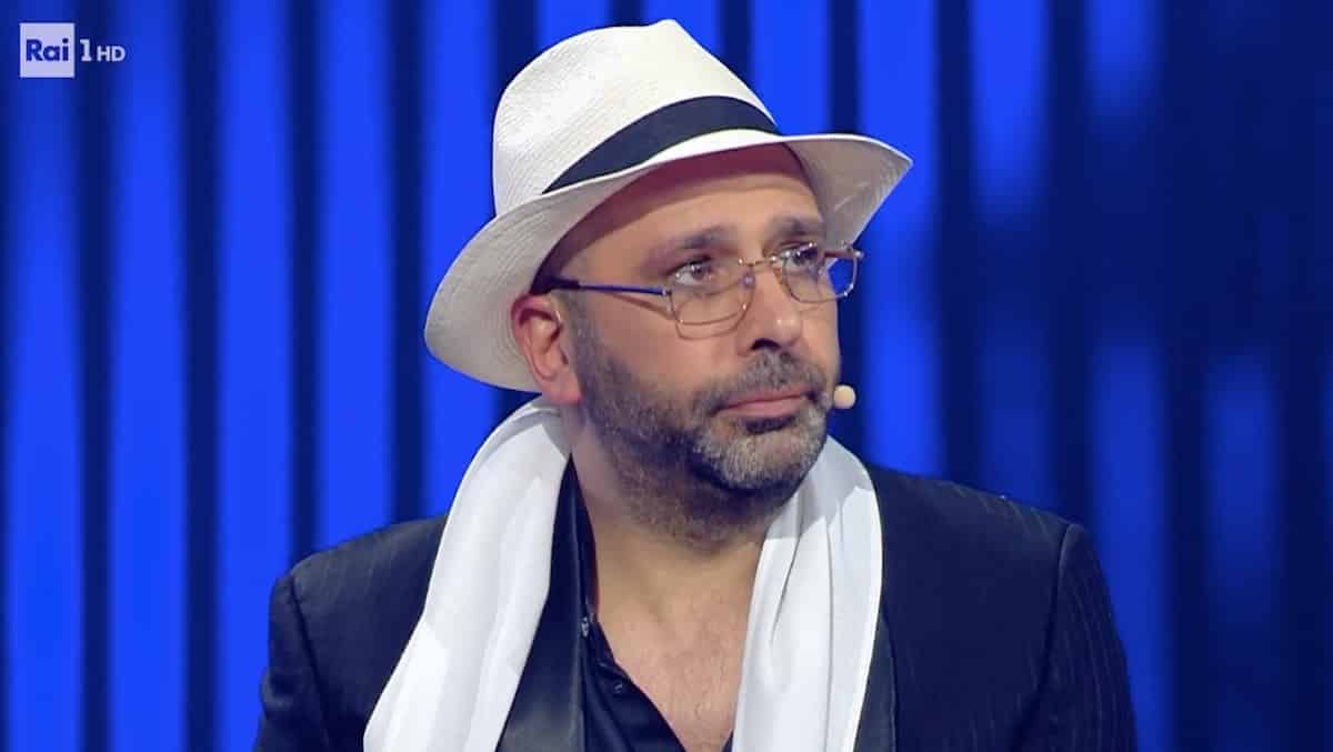 Sanremo 2022, Matteo Bassetti diretto su Checco Zalone:  “Lui è …”