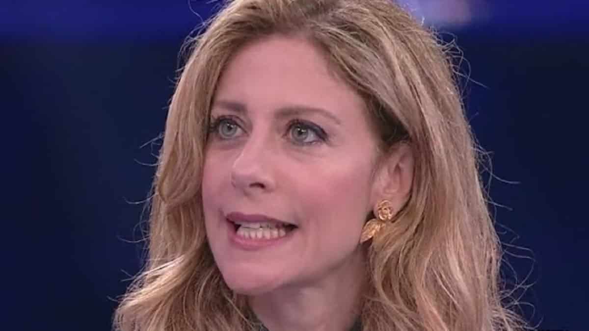 Belve, Francesca Fagnani dopo l’intervista a Elettra Lamborghini, senza mezzi termini dice “Una persona dello staff mi ha telefonato…” e poi su Ilary Blasi rivela che …