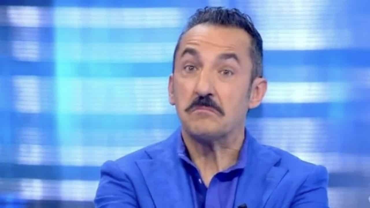 Nicola Savino, le parole che usa per Gerry Scotti e Amadeus non se le aspettava nessuno: “Ecco che idea ho di loro”