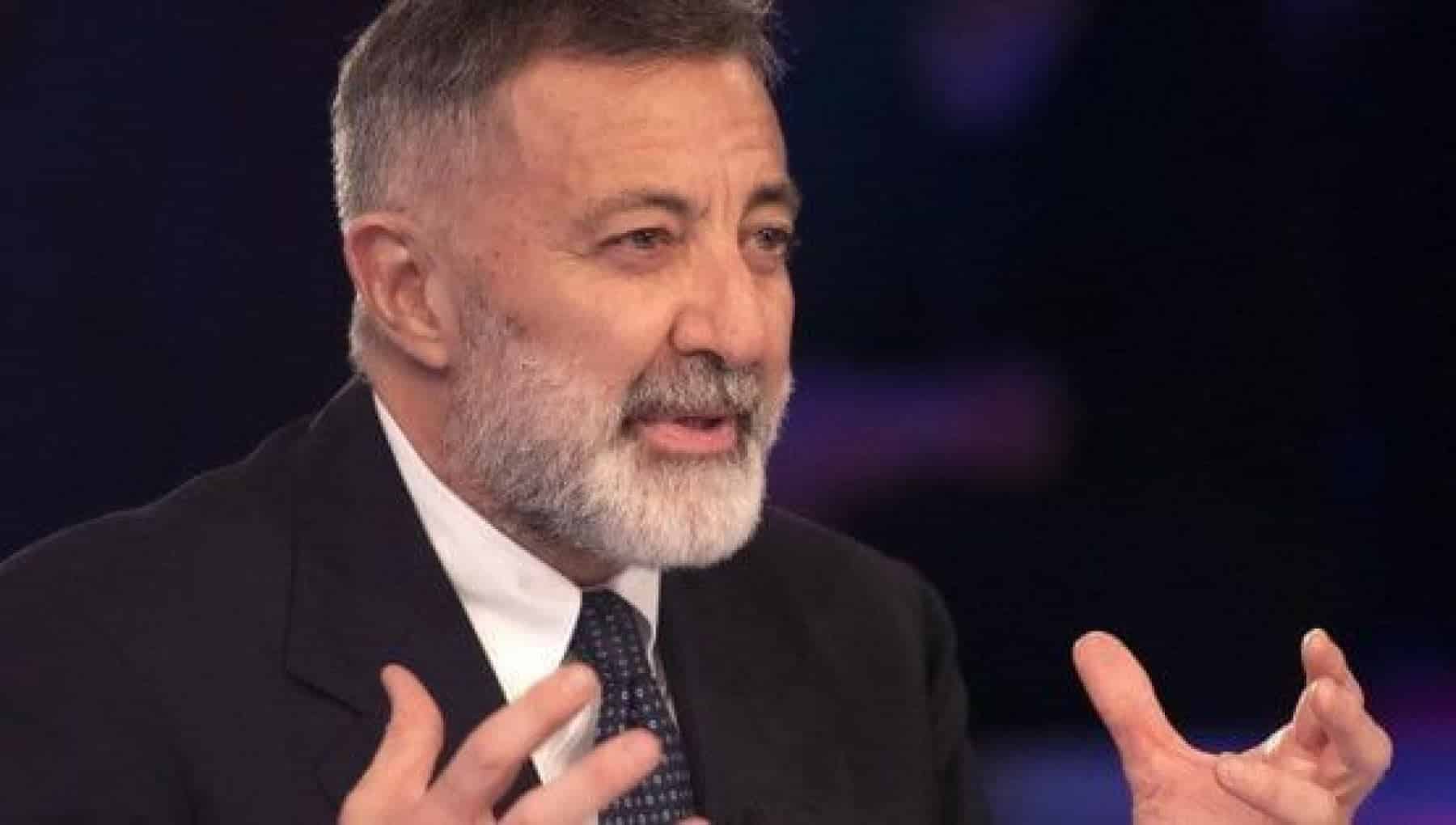 Luca Barbareschi insulta i gay, Vladimir Luxuria lo asfalta: “Chi disprezza compra … “