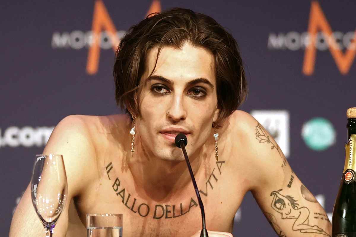  Maneskin, Damiano rompe il silenzio sul legame che c’è tra lui e Victoria: “Tante volte ci …”