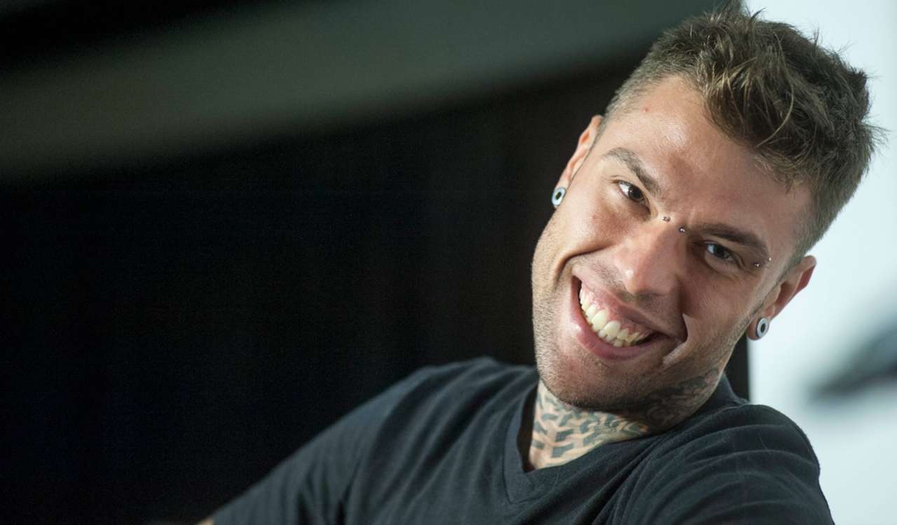 Fedez, Vittoria dice per la prima volta “papà”, nel video tutta la felicità del rapper