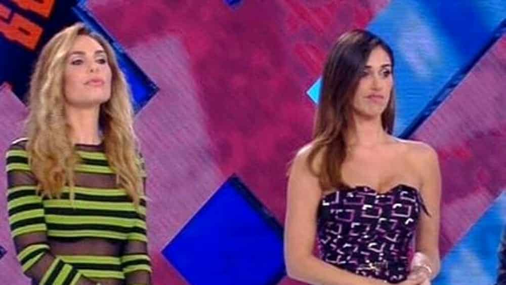 Ilary Blasi pubblica una foto e cita Belen che le risponde a tono