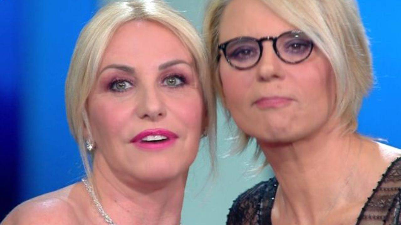 Antonella Clerici diretta su Maria De Filippi: “Lei non conduce come me”