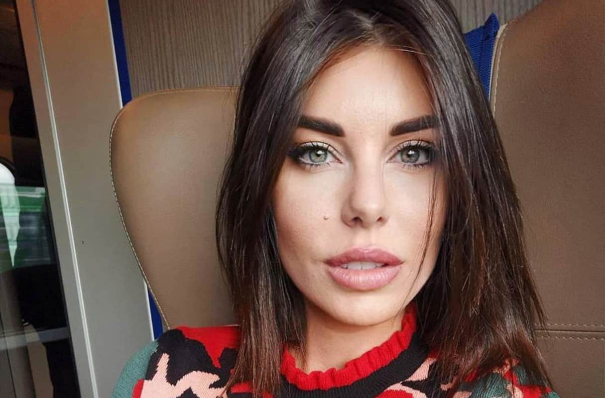 Bianca Atzei pubblica una foto dopo il parto e viene sommersa dalle critiche, la sua risposta è da applausi