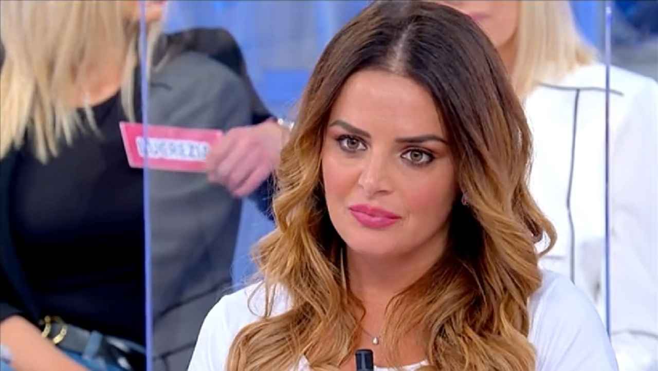 Roberta Di Padua dice addio a ‘Uomini e Donne’: la decisione dopo l’Interesse di Alessandro Vicinanza per un’altra dama