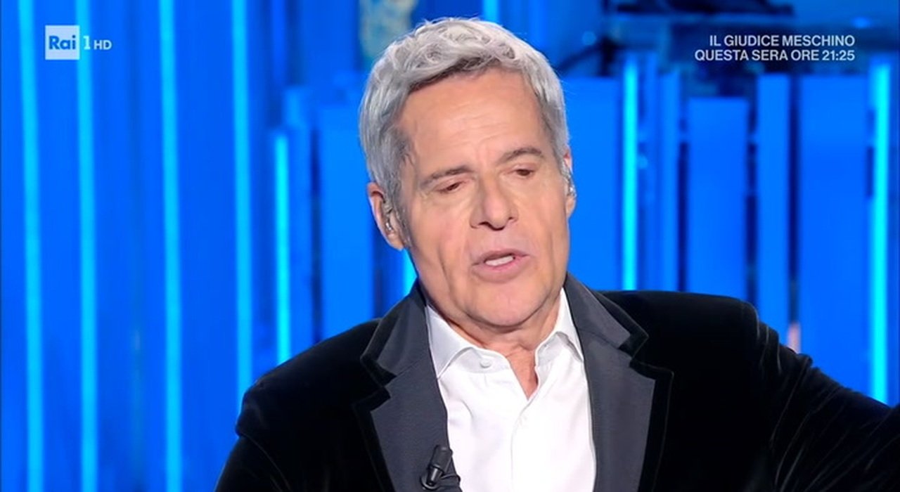 Domenica in, Mara Venier e Claudio Baglioni, lei in grande imbarazzo “Non avrei dovuto”, cala il gelo in studio