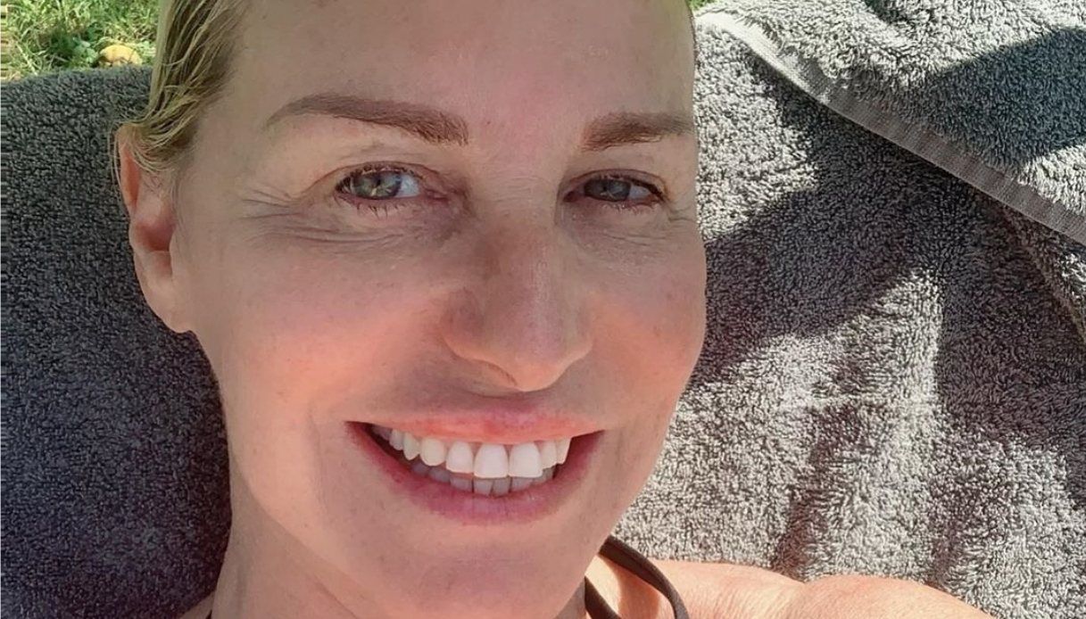 Antonella Clerici: posta un selfie al naturale e poi aggiunge delle bellissime parole, fan conquistati