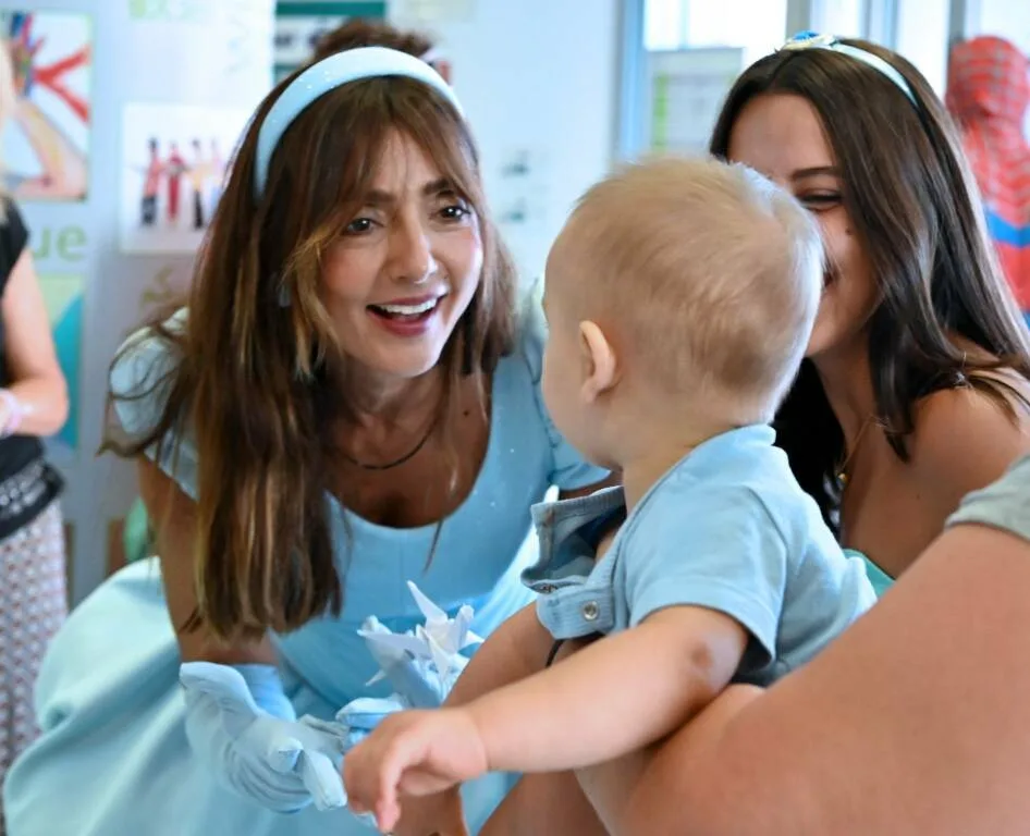 Ambra Angiolini e Jolanda Renga trasformate in Principesse Disney per i bambini dell’Ospedale Gaslini