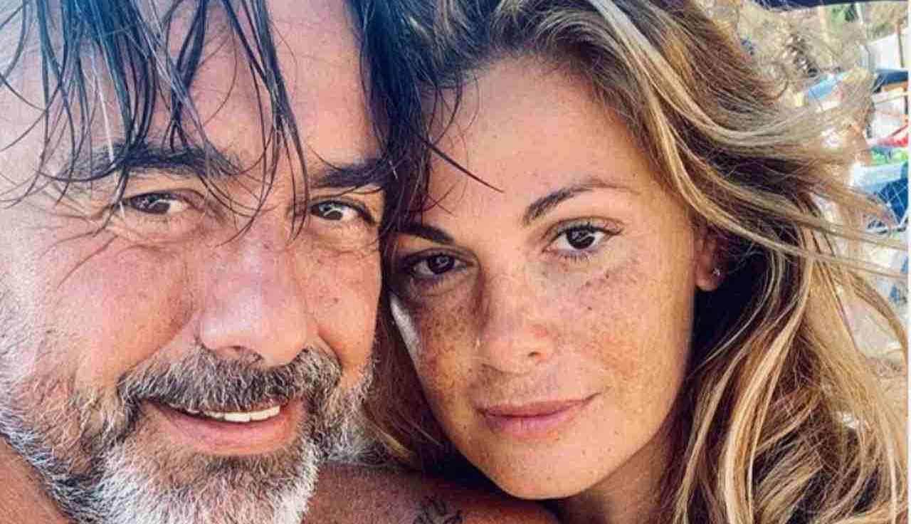 Vanessa Incontrada condivide una foto felice con Rossano Laurini, segnando la rinascita del loro amore. Superata una crisi, la coppia riflette sul futuro e l'idea di allargare la famiglia.