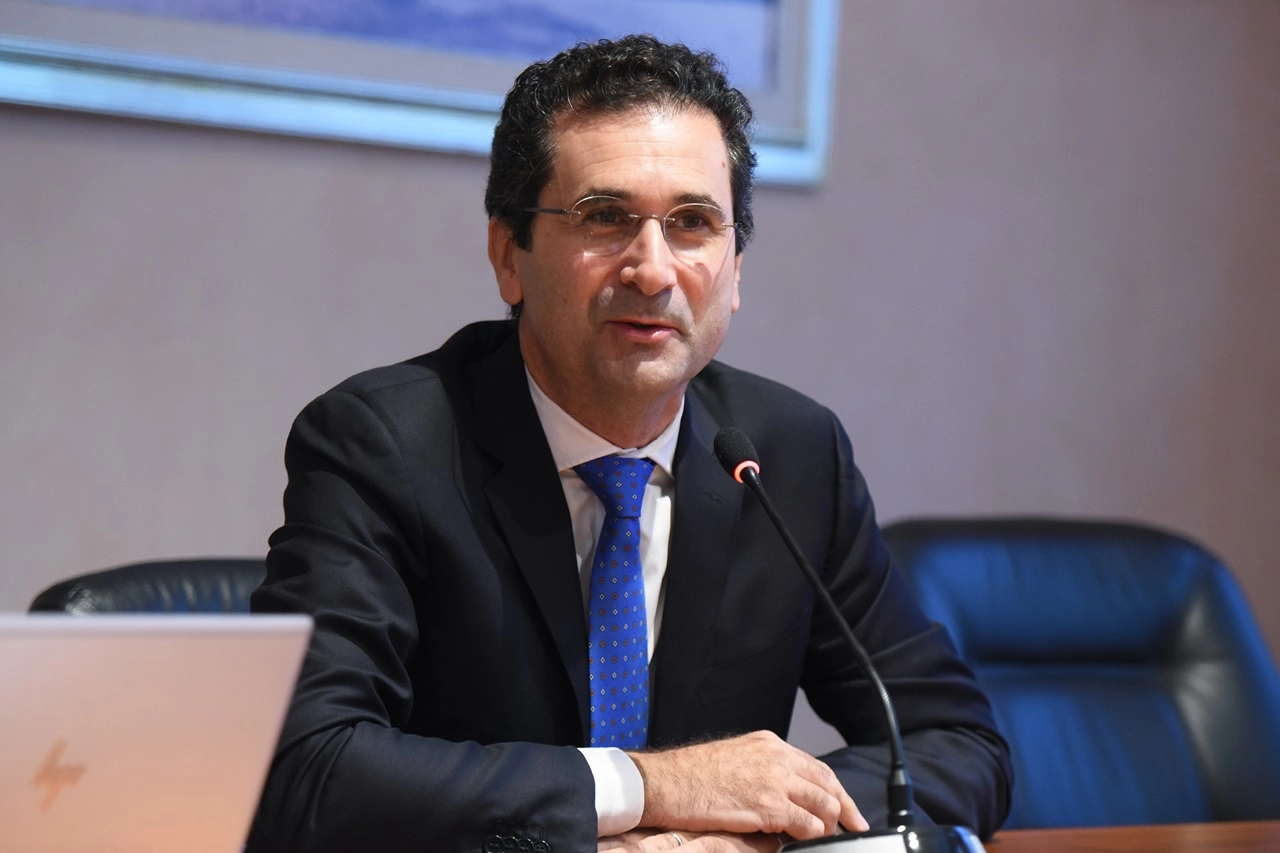 Politecnico di Bari, l’aumento dello stipendio del rettore da 36 a 121 mila euro scatena le polemiche