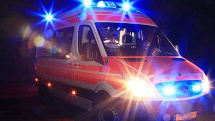 Puglia incidente mortale, violentissimo scontro tra auto e furgone, una donna è morta sul colpo