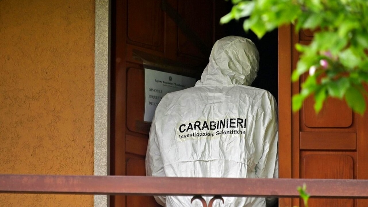 Tragedia familiare ad Arzachena, Sassari: uomo uccide il padre e ferisce la fidanzata e i carabinieri intervenuti
